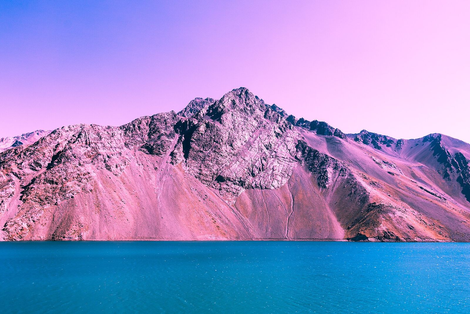 Embalse El Yeso Travel Guide: How to Visit Santiago’s Turquoise Reservoir in 2026